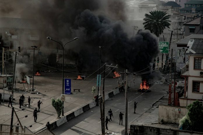 ciudad en caos