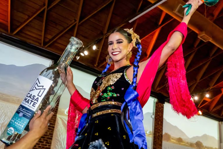 Arte Agave con tequila, mezcal y cultura en una sola noche